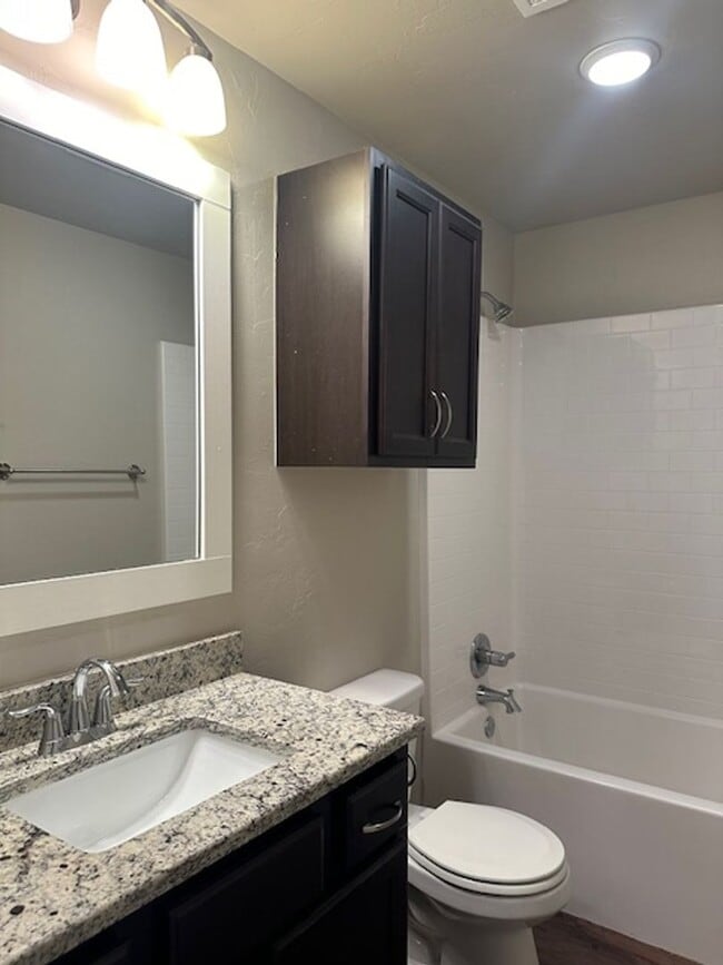 Building Photo - Beautiful 2 Story Duplex - Edmond Schools - Open Concept