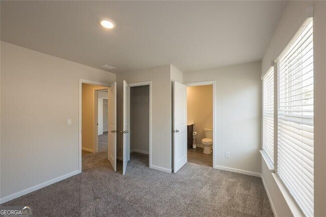 Building Photo - 345 Timberland Ave