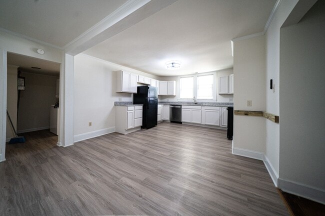 Building Photo - 1/2 Mo Off Special - Historic area - China Grove- 1 bed,1bath Unit