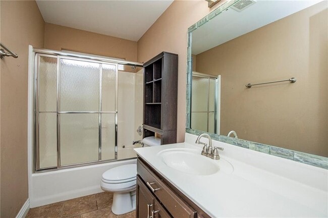 Building Photo - 3800 SE 8th St