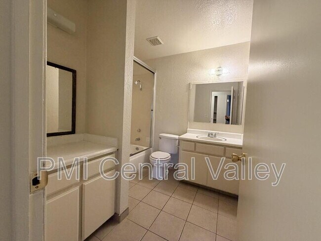 Building Photo - 6222 Porterfield Ct