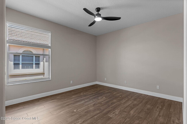 Building Photo - 706 Palmer Way