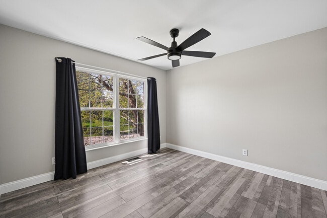 Building Photo - 3947 Buckhill Dr