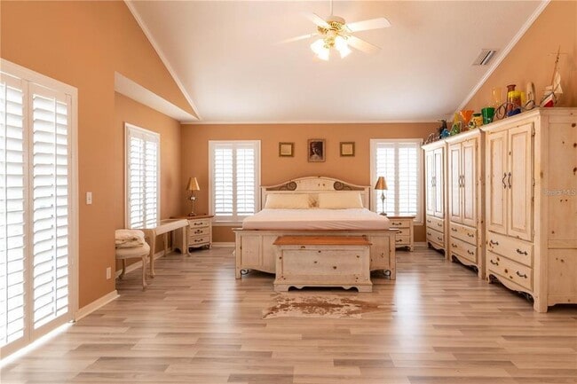 Building Photo - 987 Wellington Ct