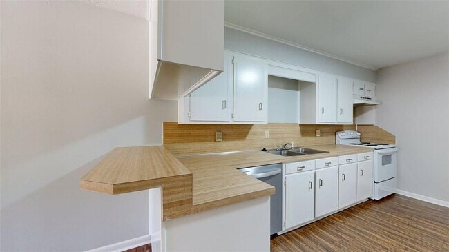 Building Photo - 3921 Olive St