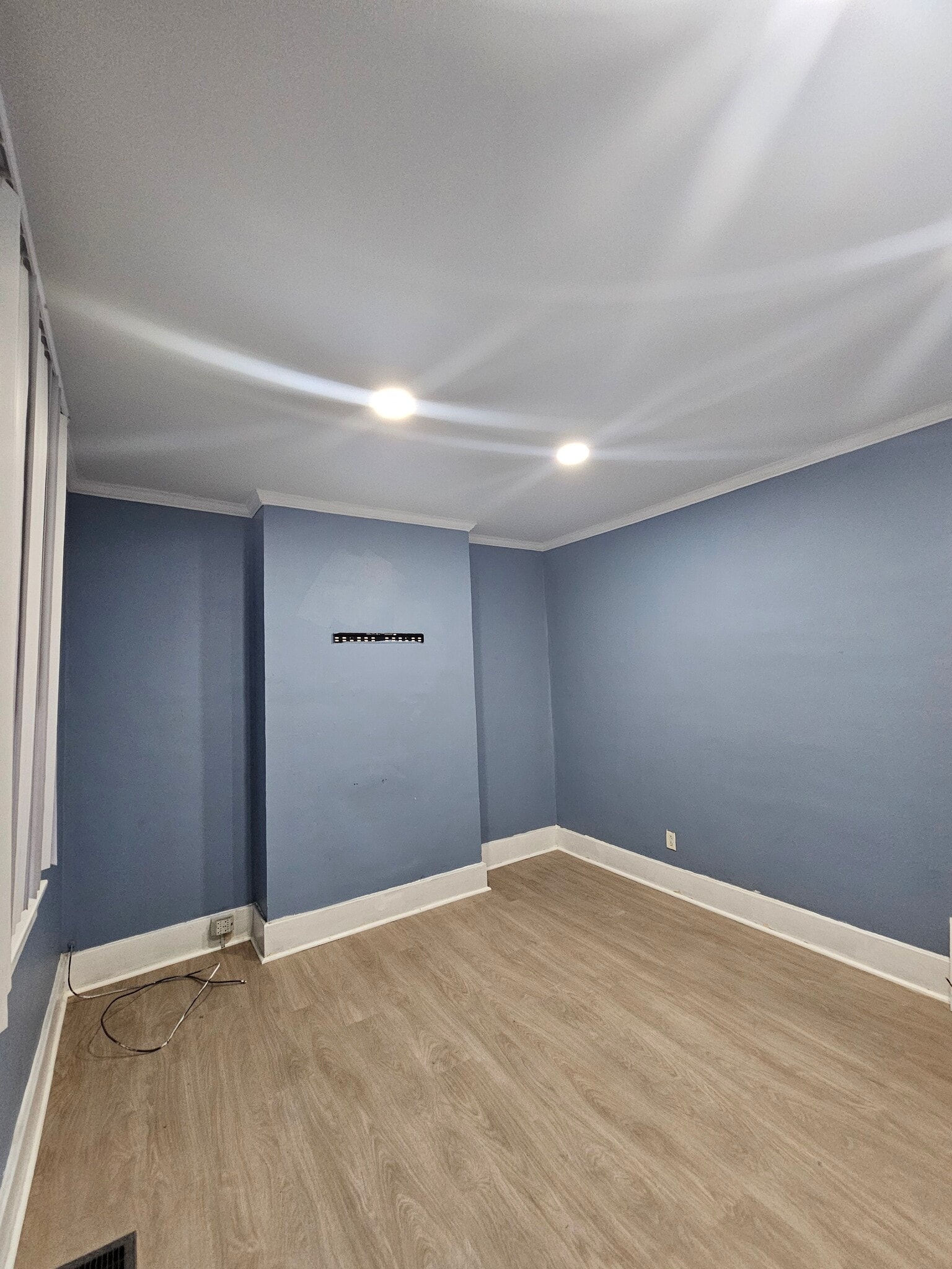 living room - 313 Stratmore St