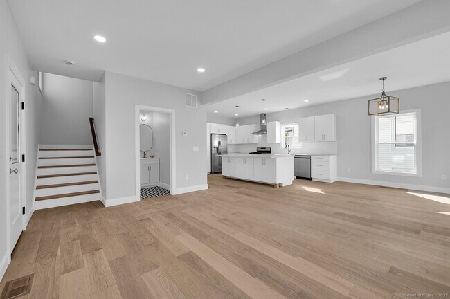 Building Photo - 197 Vesper St