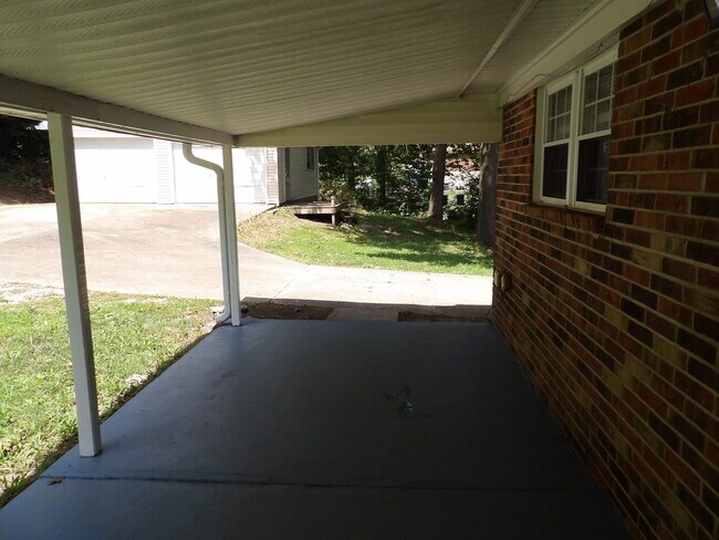 Building Photo - 248 Meadowview Dr