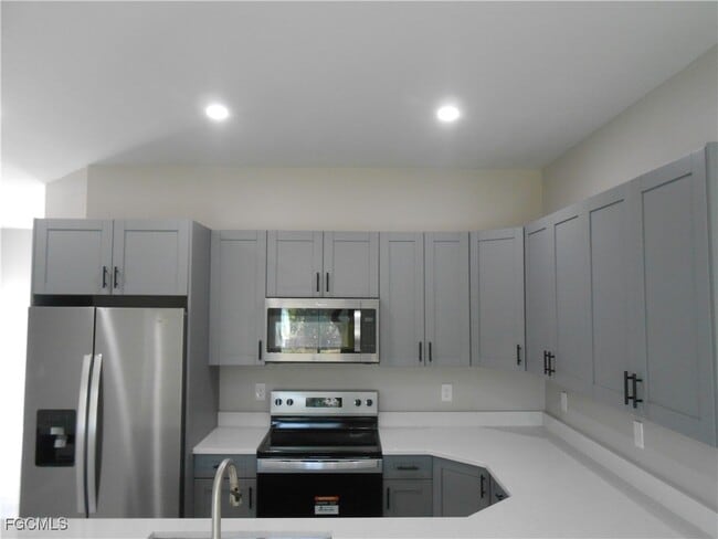 Building Photo - 937 Graystone Ave