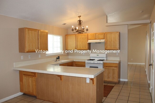 Building Photo - Just Back On The Renal Market Cozy 3 Bedro...