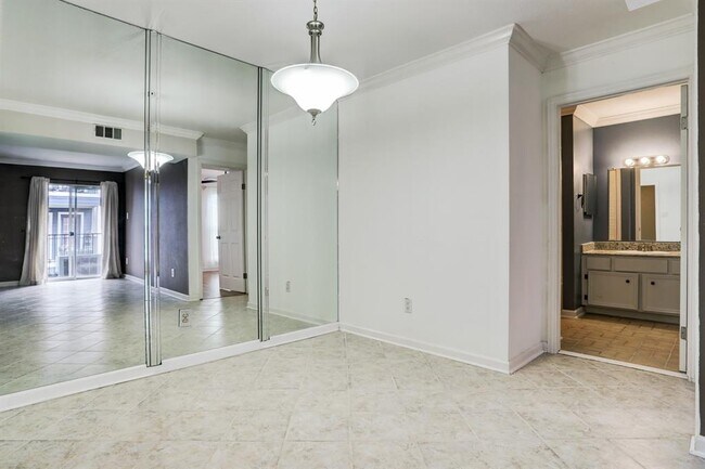 Building Photo - 18515 Egret Bay Blvd