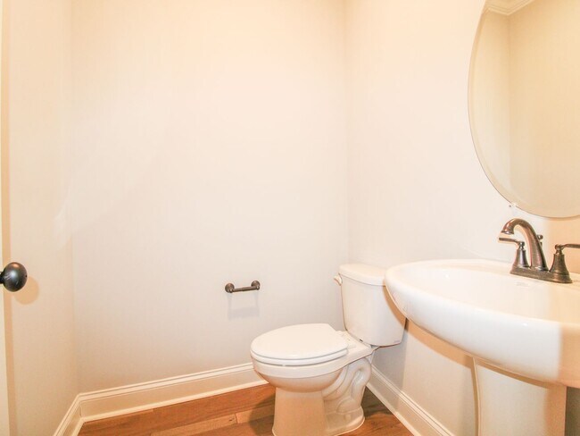 Building Photo - Beautiful two story home at Whispering Pines!