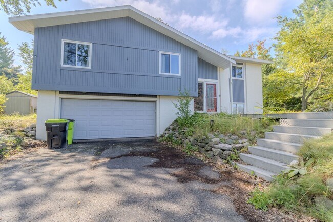Building Photo - 154 Homestead Ln