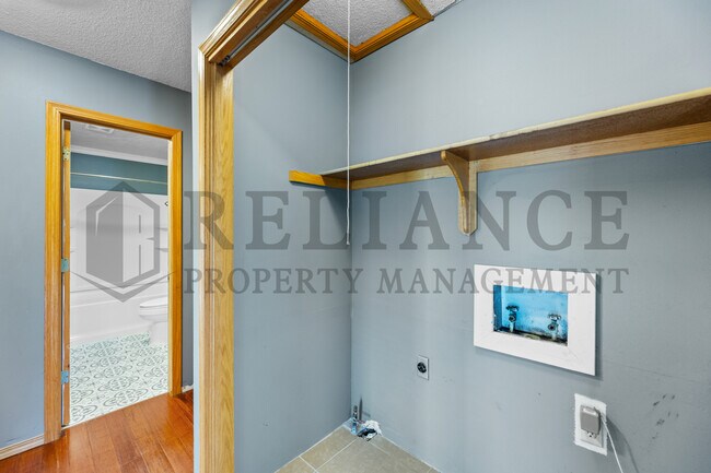 Building Photo - 1513 S Edwards St