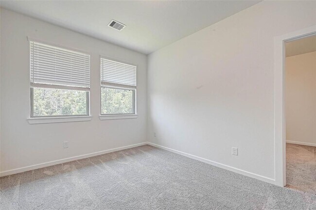 Building Photo - 580 Longleaf Pine Dr