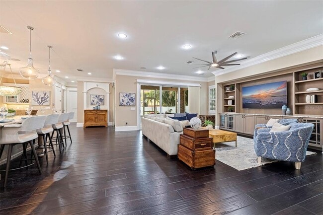 Building Photo - 310 8th Ave N