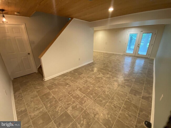 Building Photo - 23 Stoneridge Ct