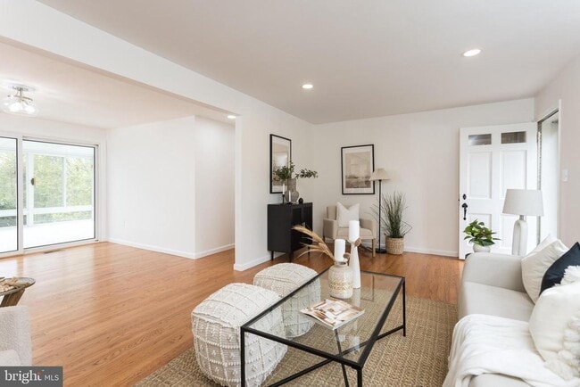 Building Photo - 16742 Ridge Rd