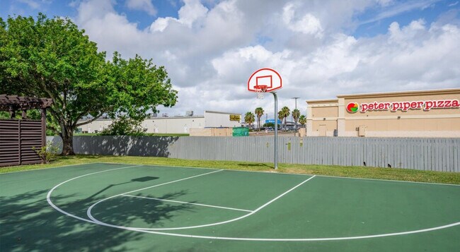 Building Photo - 6225 Saratoga Blvd