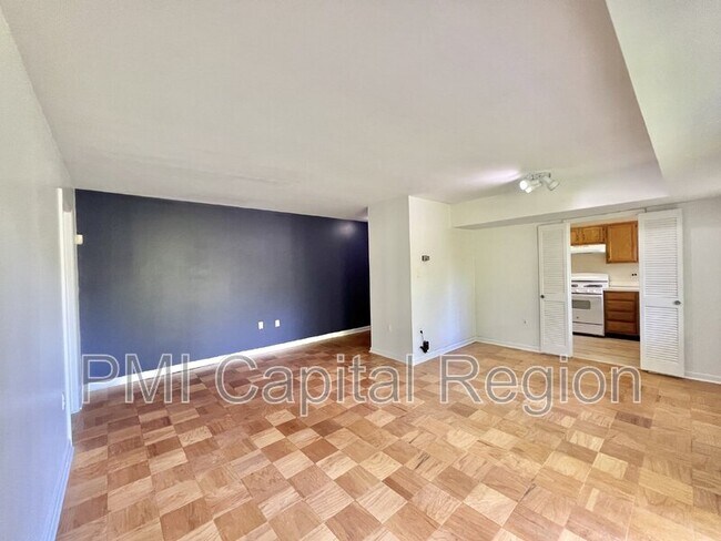 Building Photo - 10620 Weymouth St