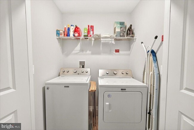 Building Photo - 22739 Tate St