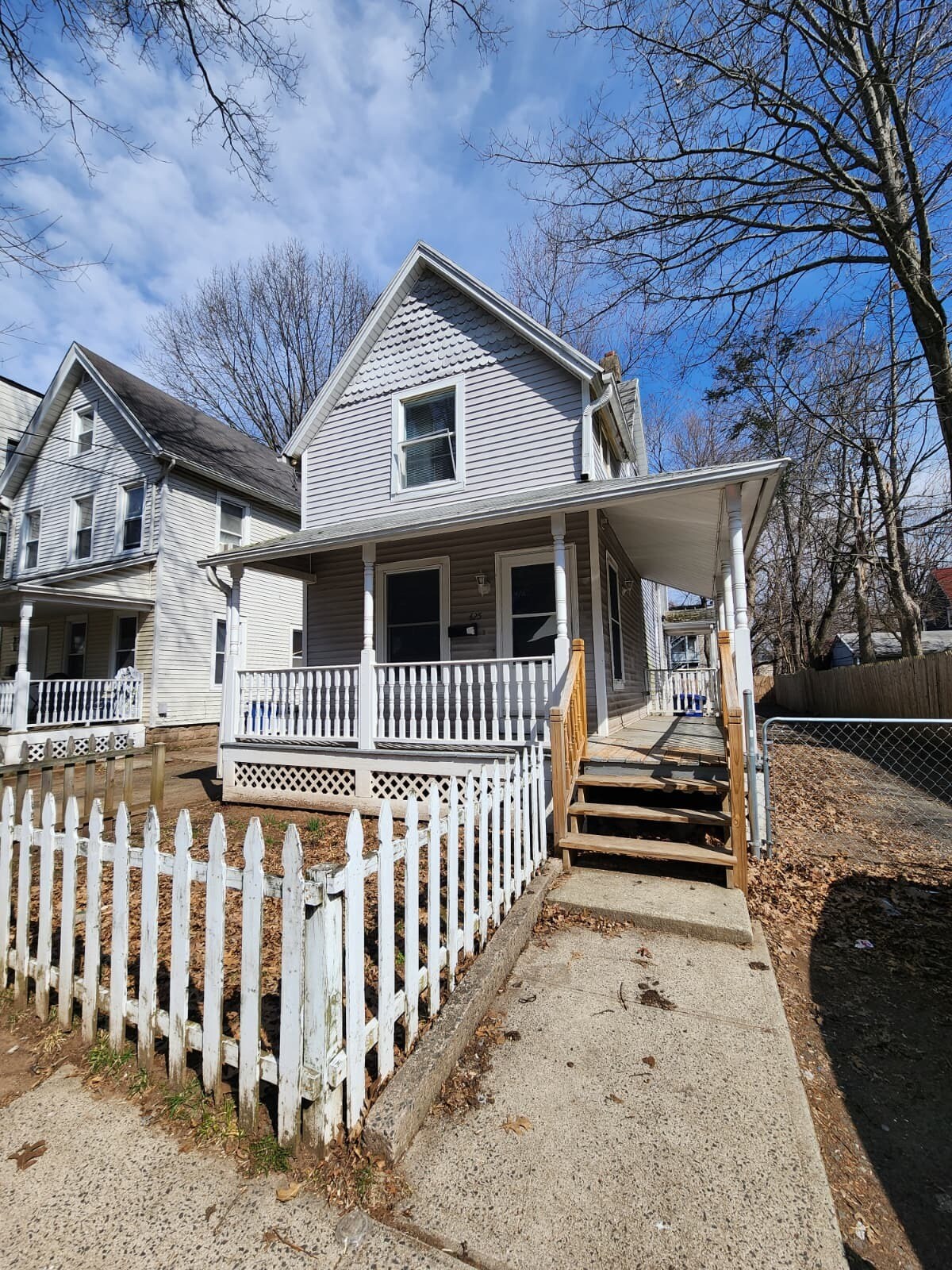 Building Photo - 425 Huntington St