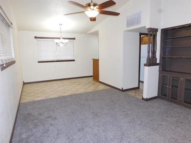 Building Photo - 4813 Woodview Dr