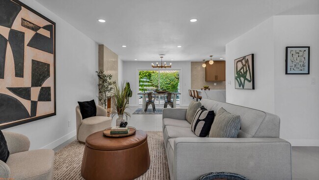 Building Photo - 1111 S San Joaquin Dr