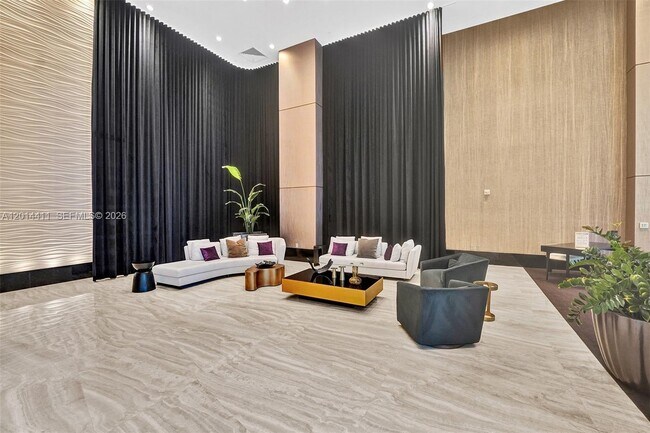 Building Photo - 950 Brickell Bay Dr