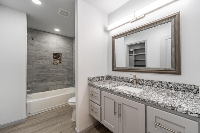 Building Photo - 5612 Kemper St