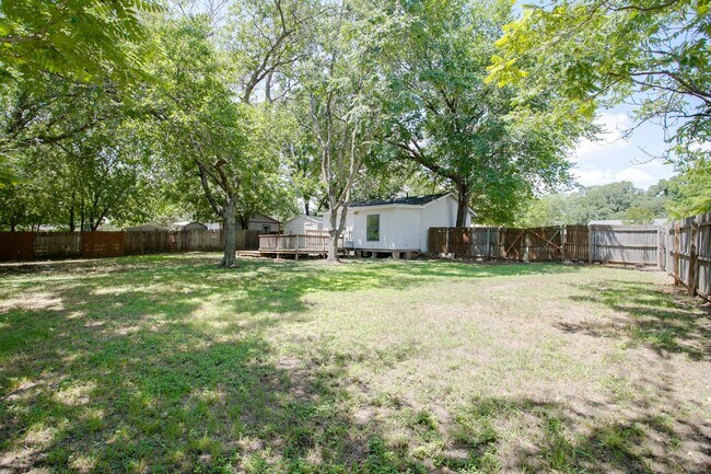 Building Photo - 116 Corbin Ln