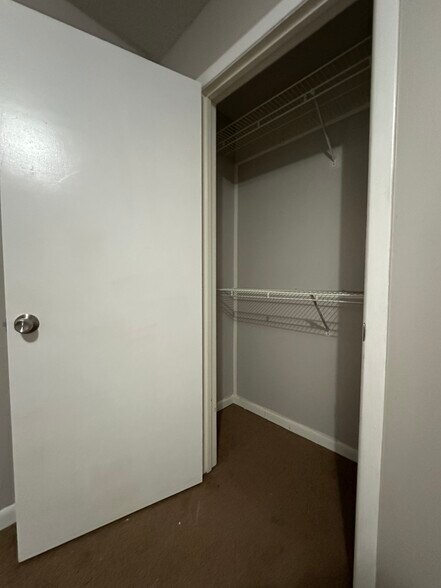 Building Photo - 1801 Windover Pl SW