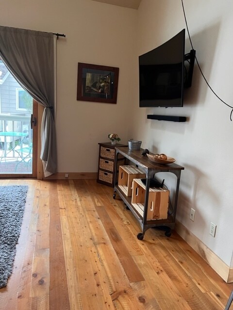 Building Photo - 185 Golf Terrace Dr