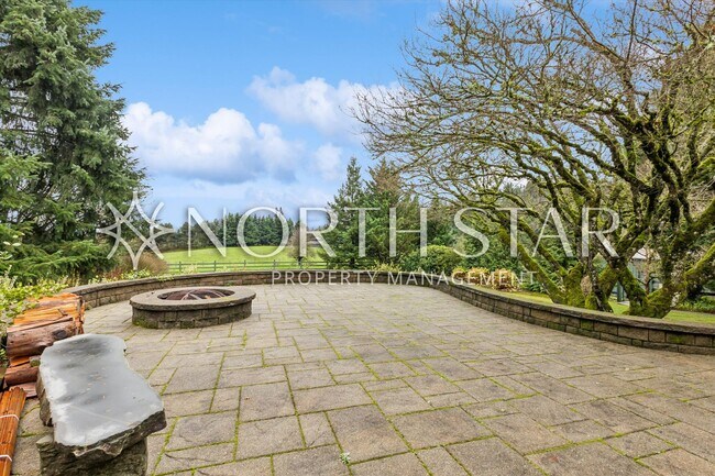 Building Photo - Escape to the Country, Spacious Contemporary in Wilsonville with Shop