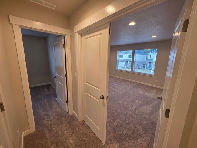 Building Photo - BRAND NEW!! 5-Bedroom Scouters Mountain Home!