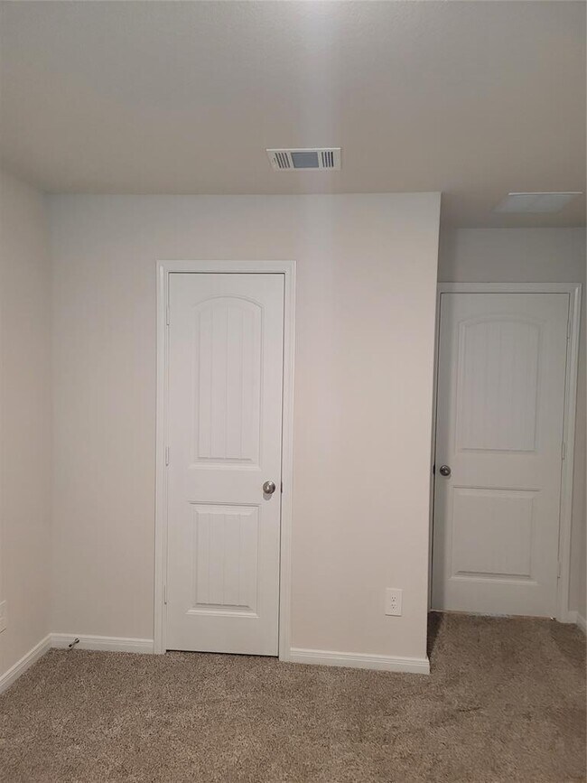 Building Photo - 211 Callado Cir