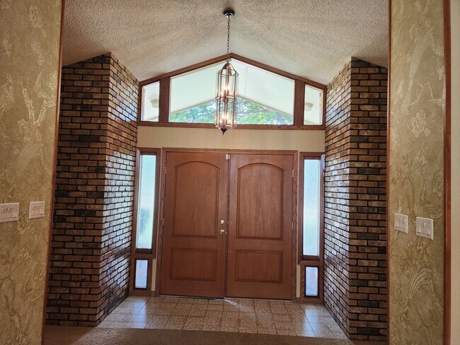 Building Photo - 516 Diamondhead Dr