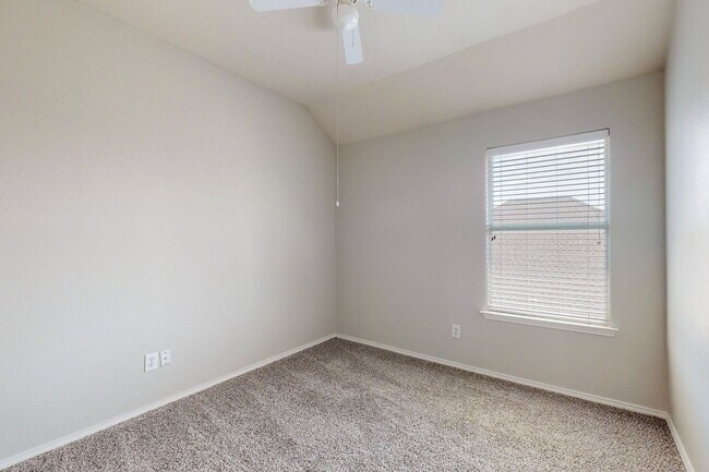 Building Photo - ***Pre-Marketing*** Great Home with Room T...