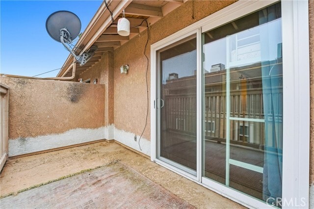 Building Photo - 334 S Walnut Ave