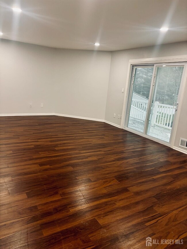 Building Photo - 1 Upperbrook Ct