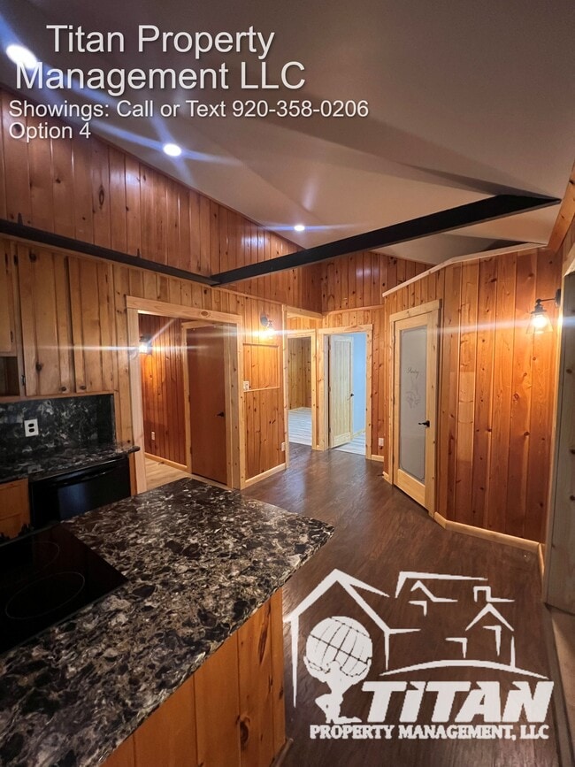 Building Photo - 387 13th Dr