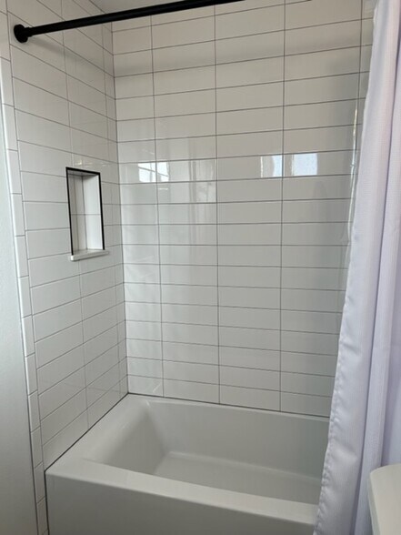 Building Photo - 3213 Maine Ave