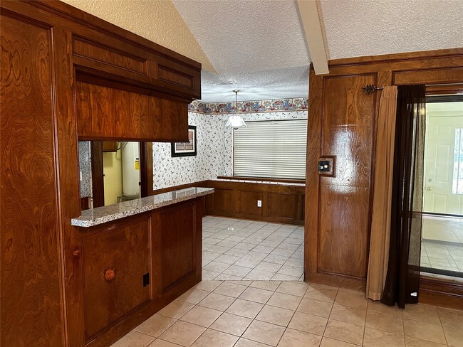 Building Photo - 330 Maybrook Dr