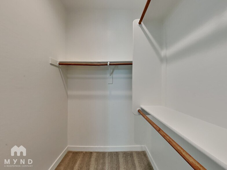 Building Photo - 19353 W Elm St