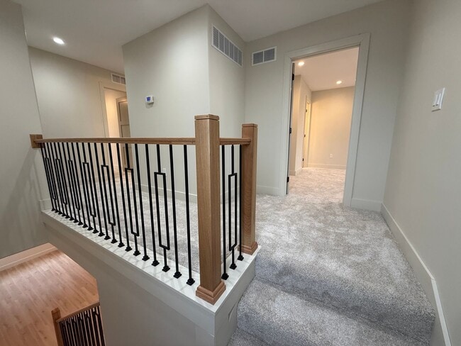 Building Photo - 6711-6715 New Town Ave.