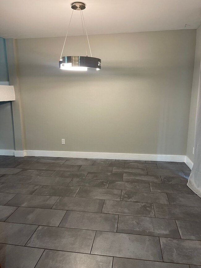 Building Photo - 2927 E Fairmount Ave