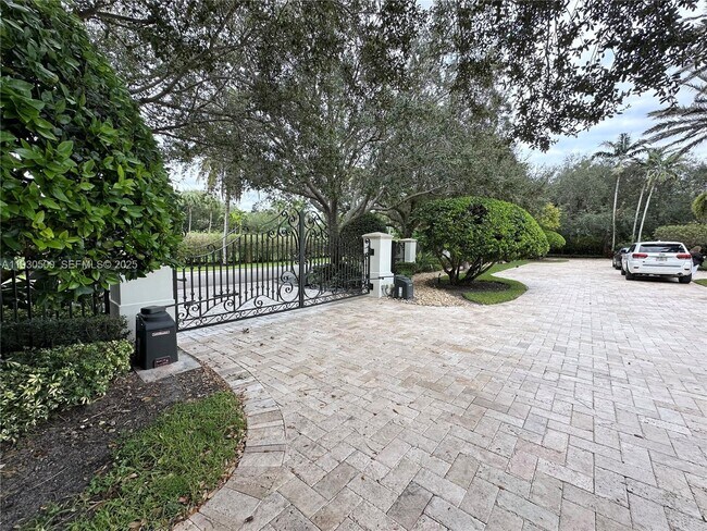 Building Photo - 6180 SW 132nd St