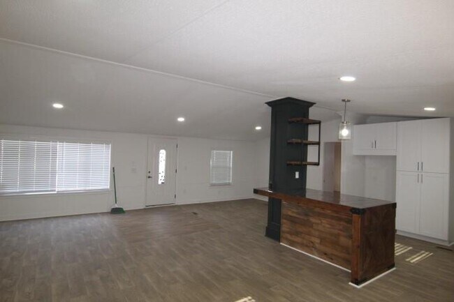 Building Photo - 2232 Dawson Forest Rd E