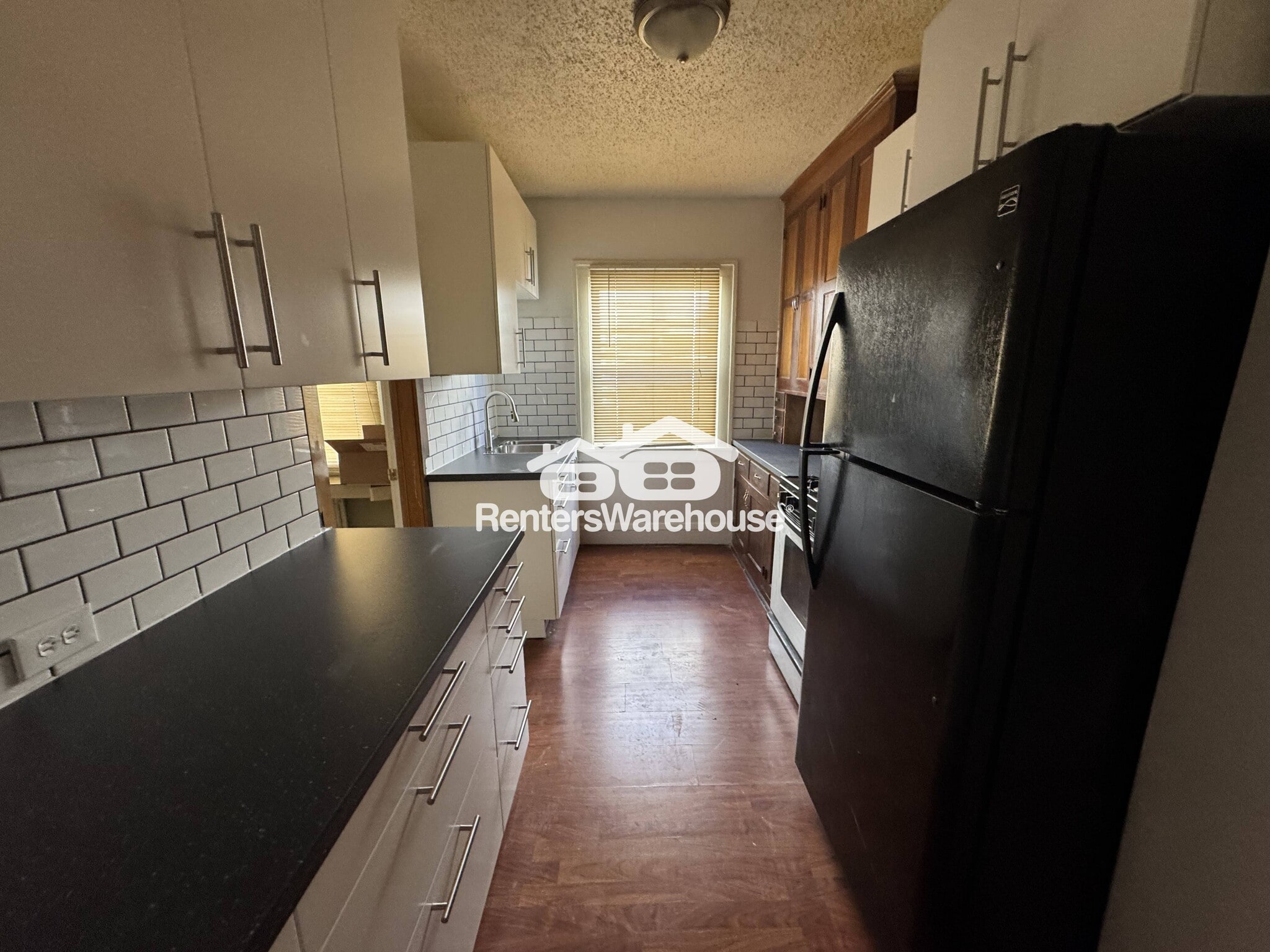 Building Photo - 3925 Chicago Ave