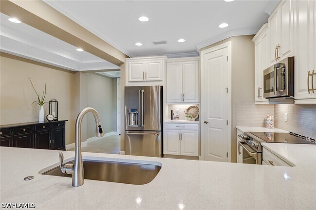 Building Photo - 9653 Montelanico Loop